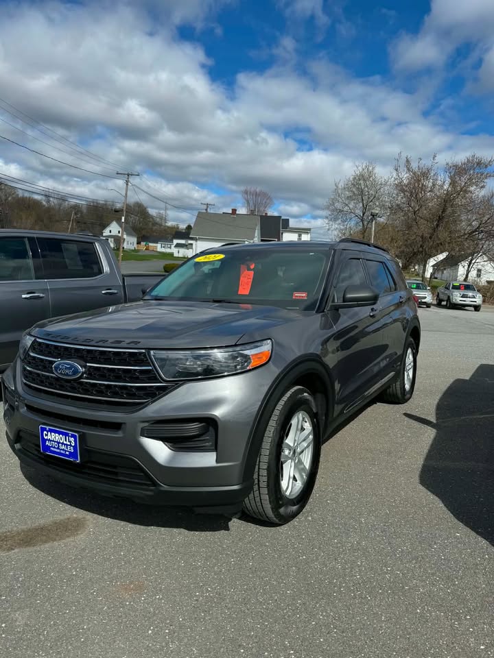 2021 Ford Explorer XLT 4WD in Gray — front three-quarter view
